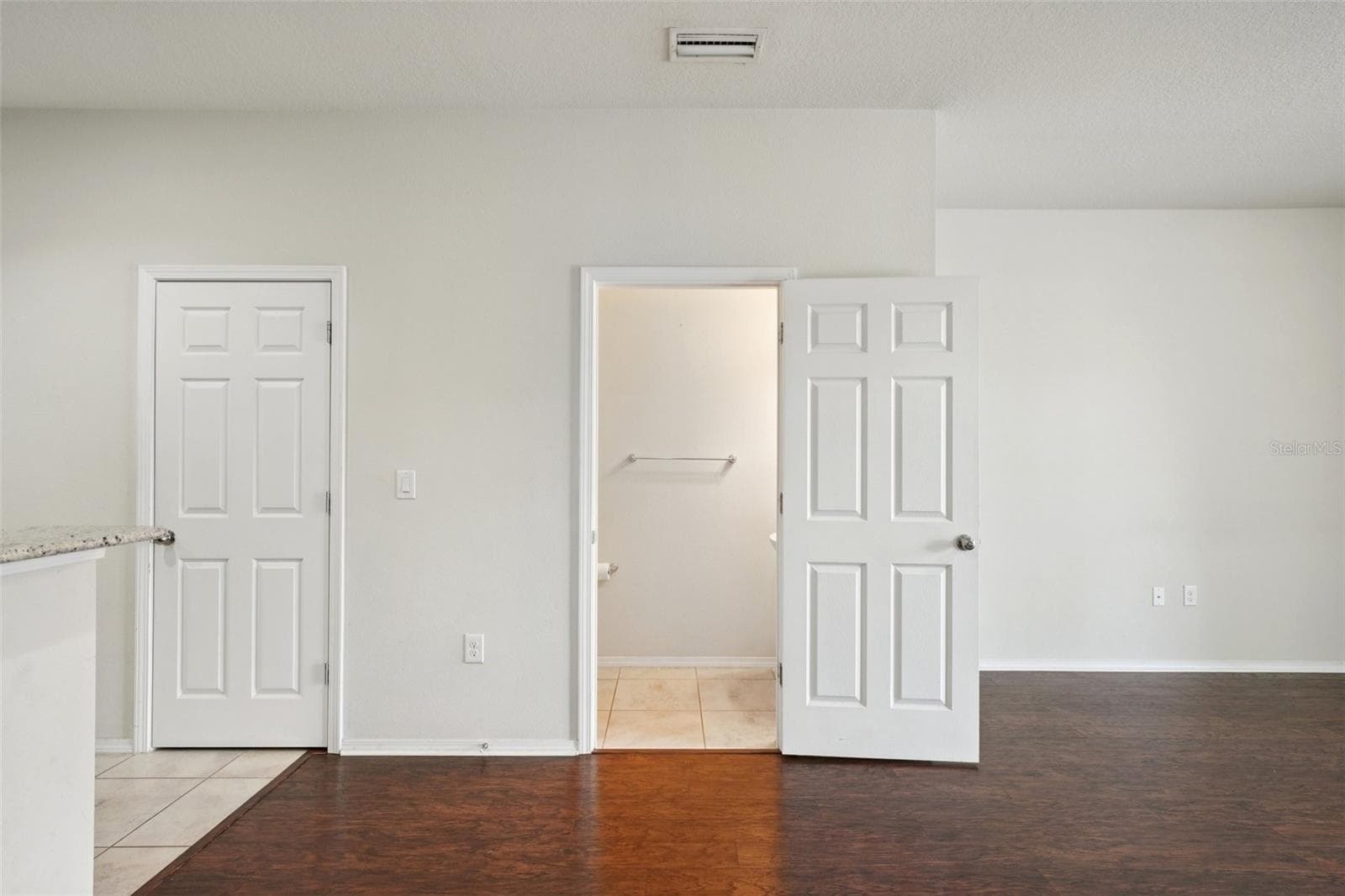 Townhouse at 4935 WHITE SANDERLING CT, TAMPA, photo 6 of 49