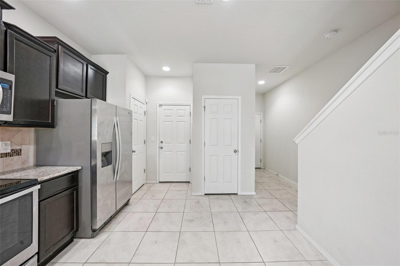 Townhouse at 4935 WHITE SANDERLING CT, TAMPA, photo 7 of 49