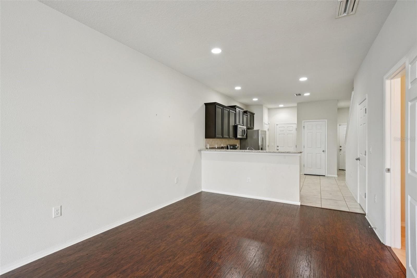 Townhouse at 4935 WHITE SANDERLING CT, TAMPA, photo 14 of 49
