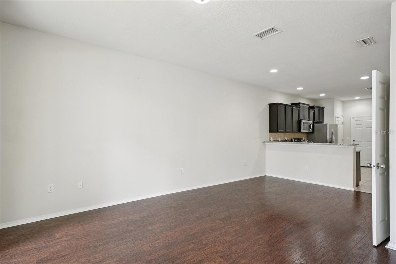 Townhouse at 4935 WHITE SANDERLING CT, TAMPA, photo 15 of 49