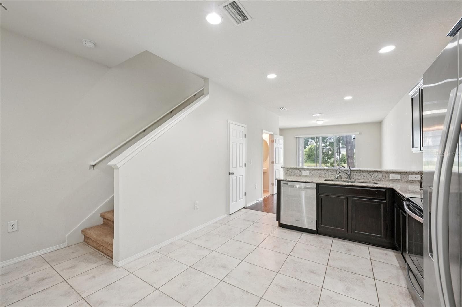 Townhouse at 4935 WHITE SANDERLING CT, TAMPA, photo 16 of 49