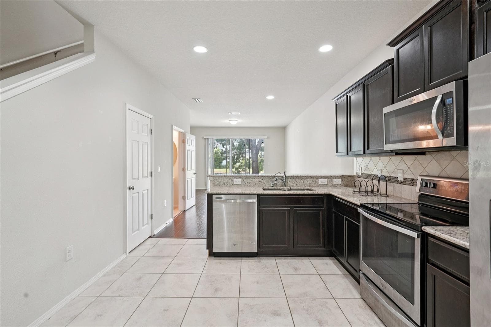 Townhouse at 4935 WHITE SANDERLING CT, TAMPA, photo 17 of 49