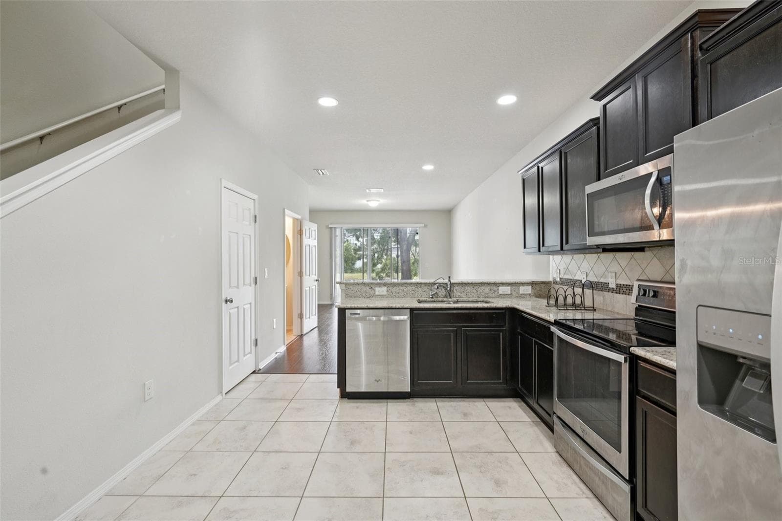 Townhouse at 4935 WHITE SANDERLING CT, TAMPA, photo 19 of 49