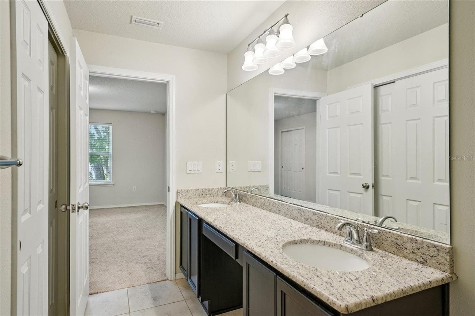 Townhouse at 4935 WHITE SANDERLING CT, TAMPA, photo 32 of 49