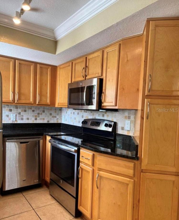 Kitchen with wood cabinets - 922 SHORELINE CIR #na, PONTE VEDRA BEACH