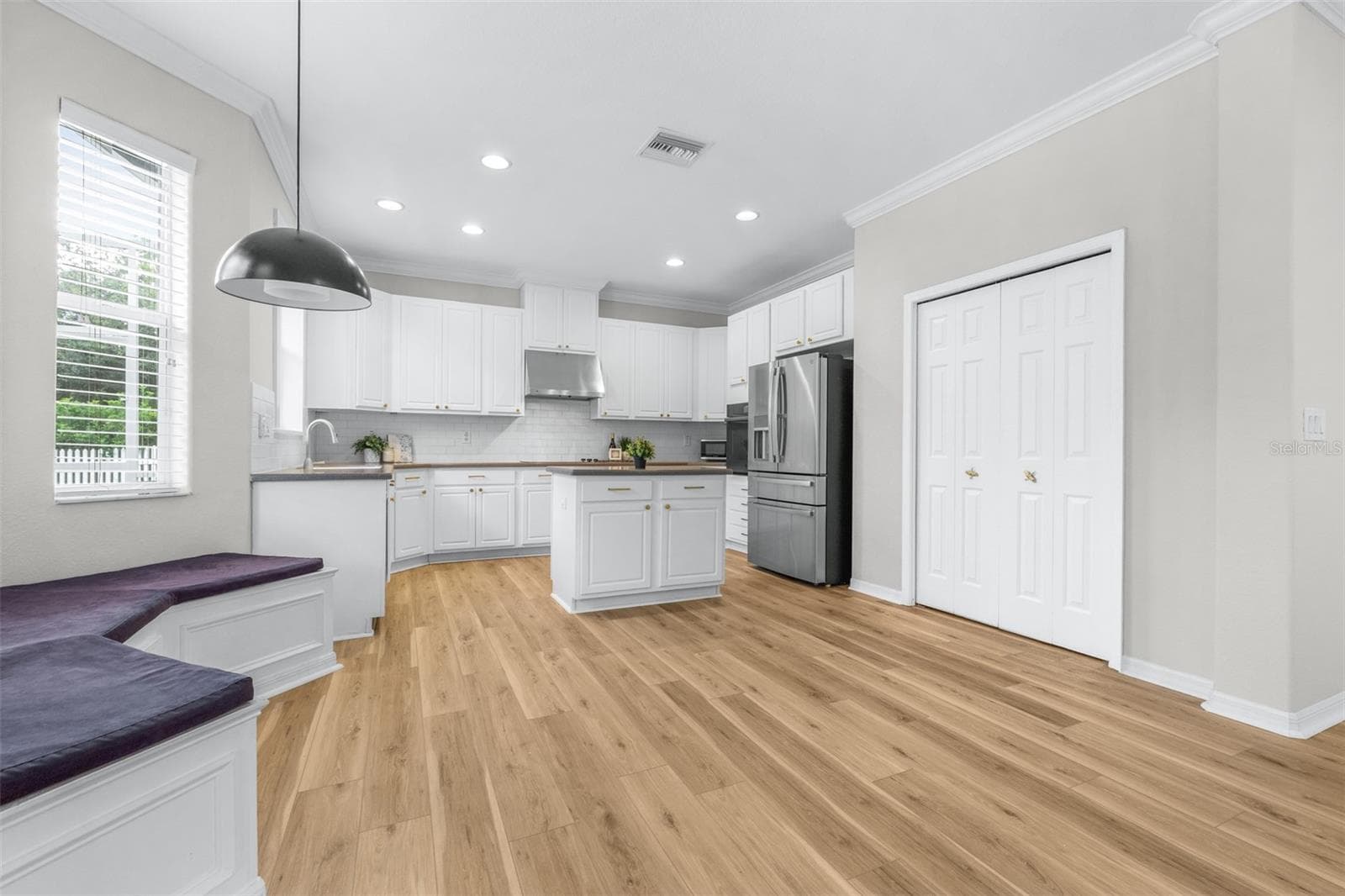 Eat-in kitchen - 27015 FIREBUSH DR, WESLEY CHAPEL