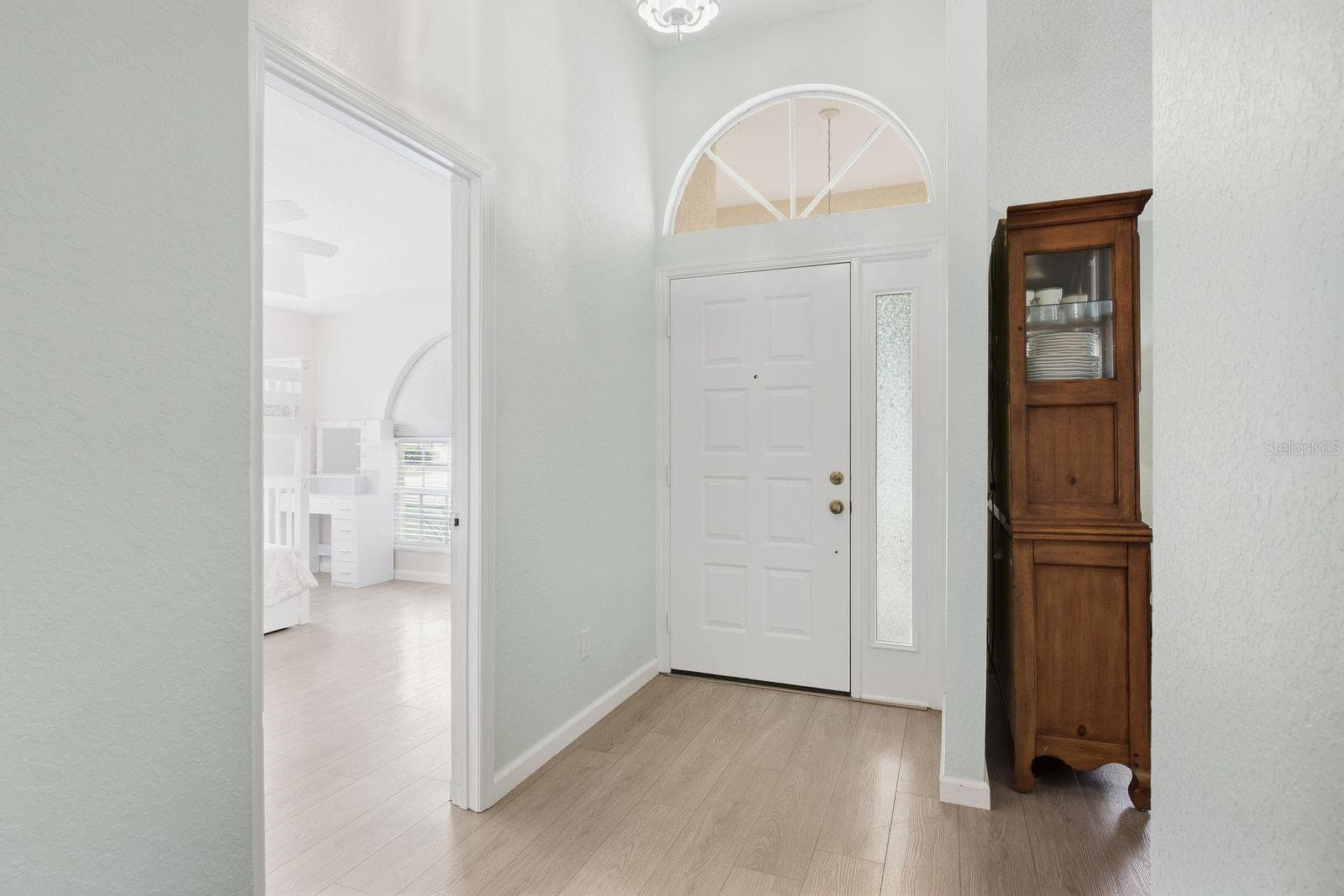 Bright, neutral interior with a fresh, inviting feel. - 5955 107TH TER N, PINELLAS PARK