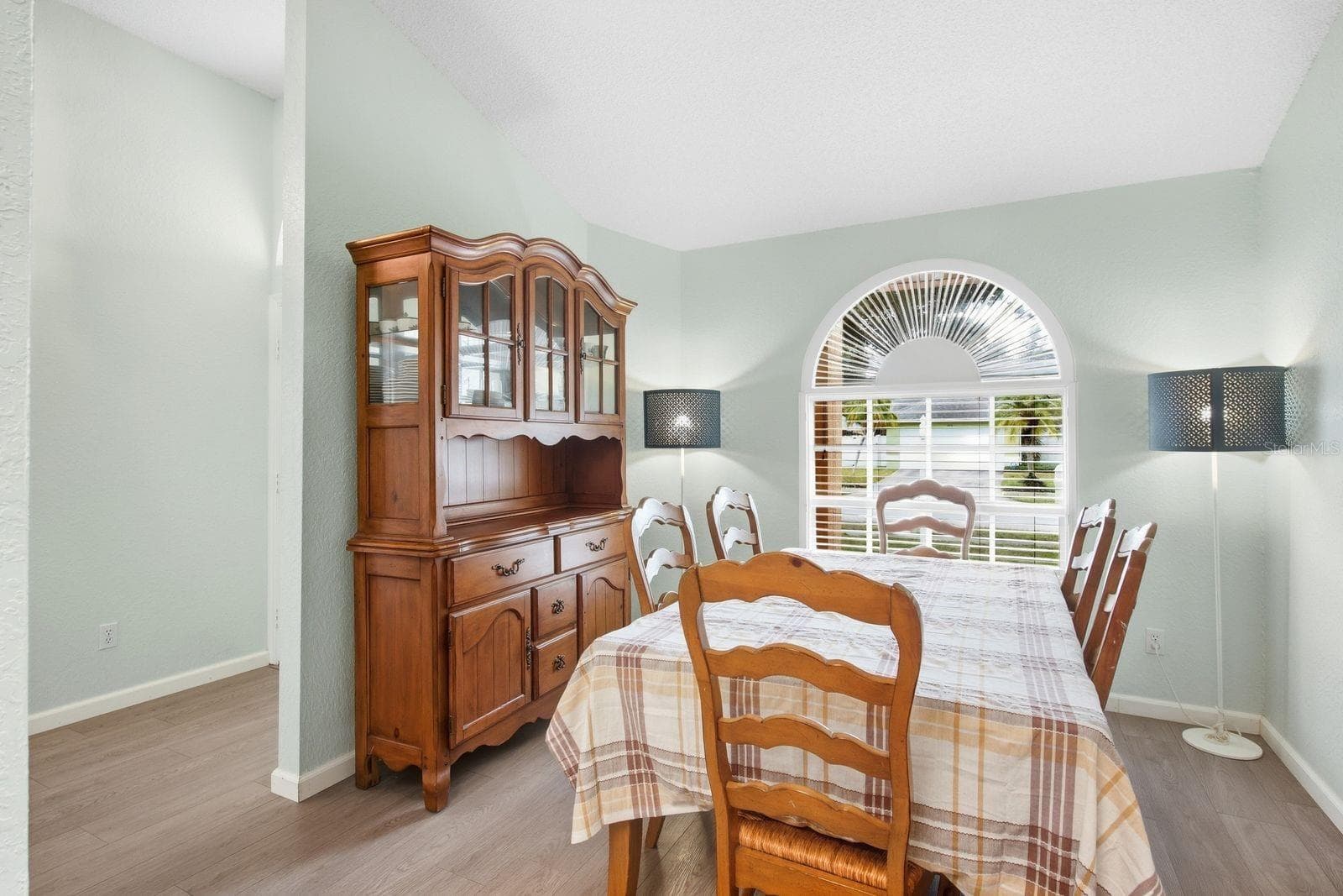 Gather around the table in this inviting dining area. - 5955 107TH TER N, PINELLAS PARK