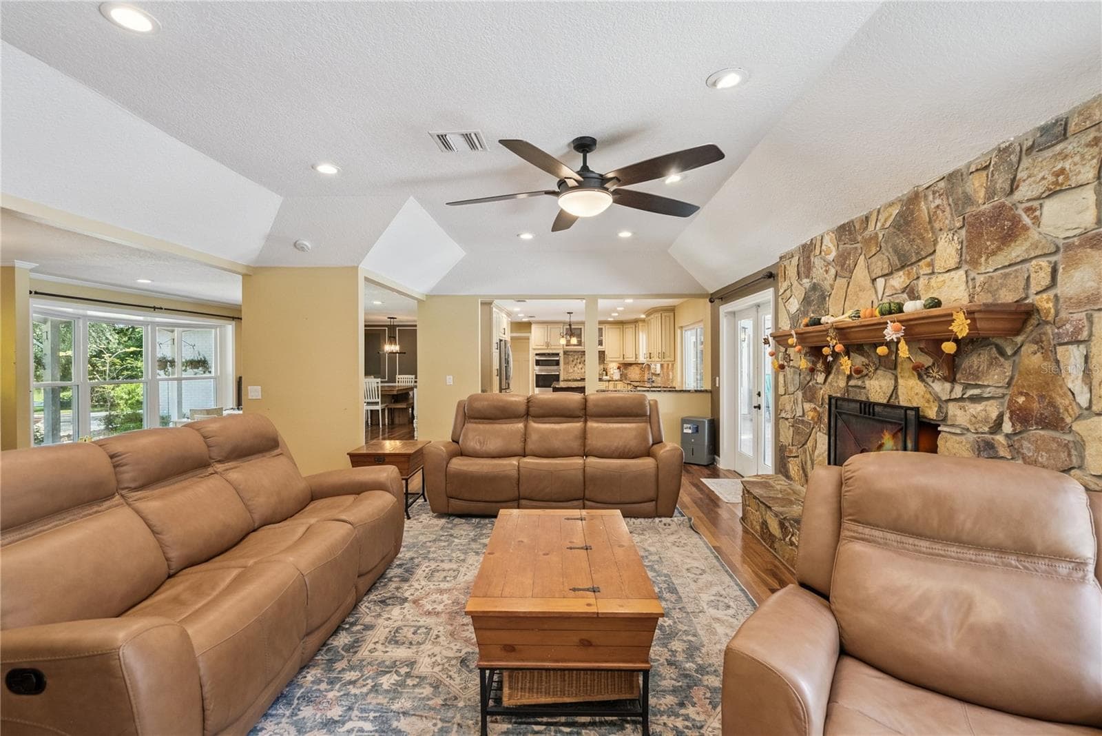 Single Family Residence at 1041 NORTHERN WAY, WINTER SPRINGS, photo 14 of 78