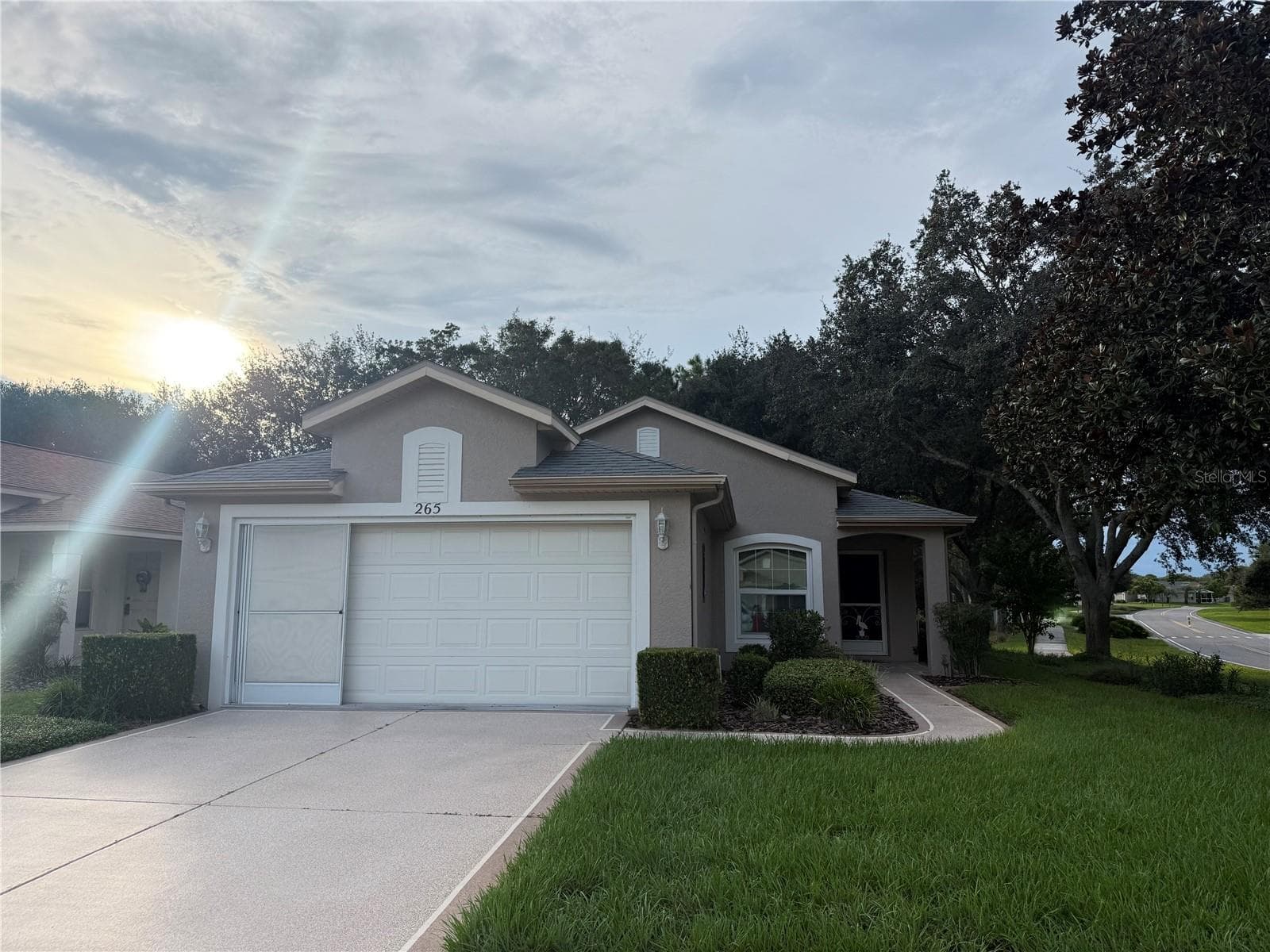 265 CENTER OAK CIR