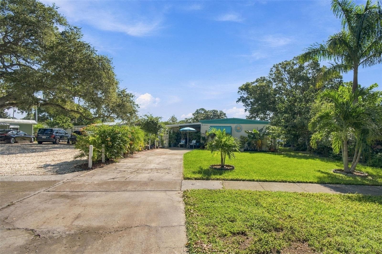 Extra parking next door - 980 7TH ST NW #1A, LARGO