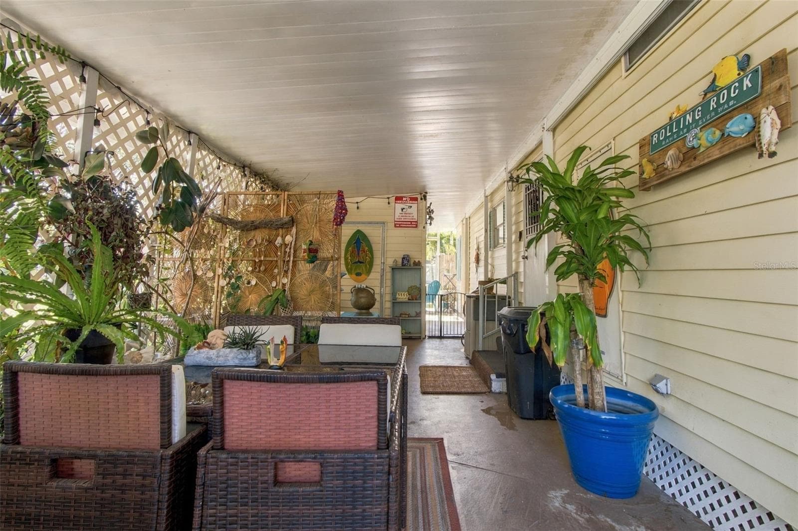 Plenty of room to entertain - 980 7TH ST NW #1A, LARGO