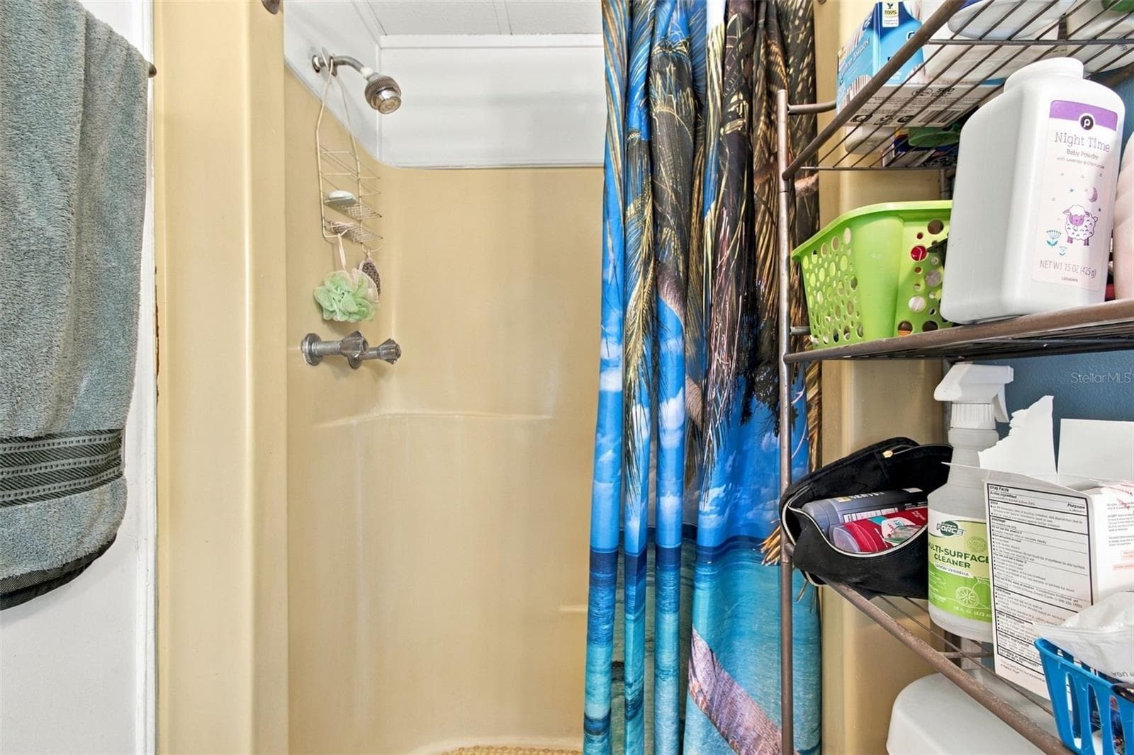Walk-in shower - 980 7TH ST NW #1A, LARGO