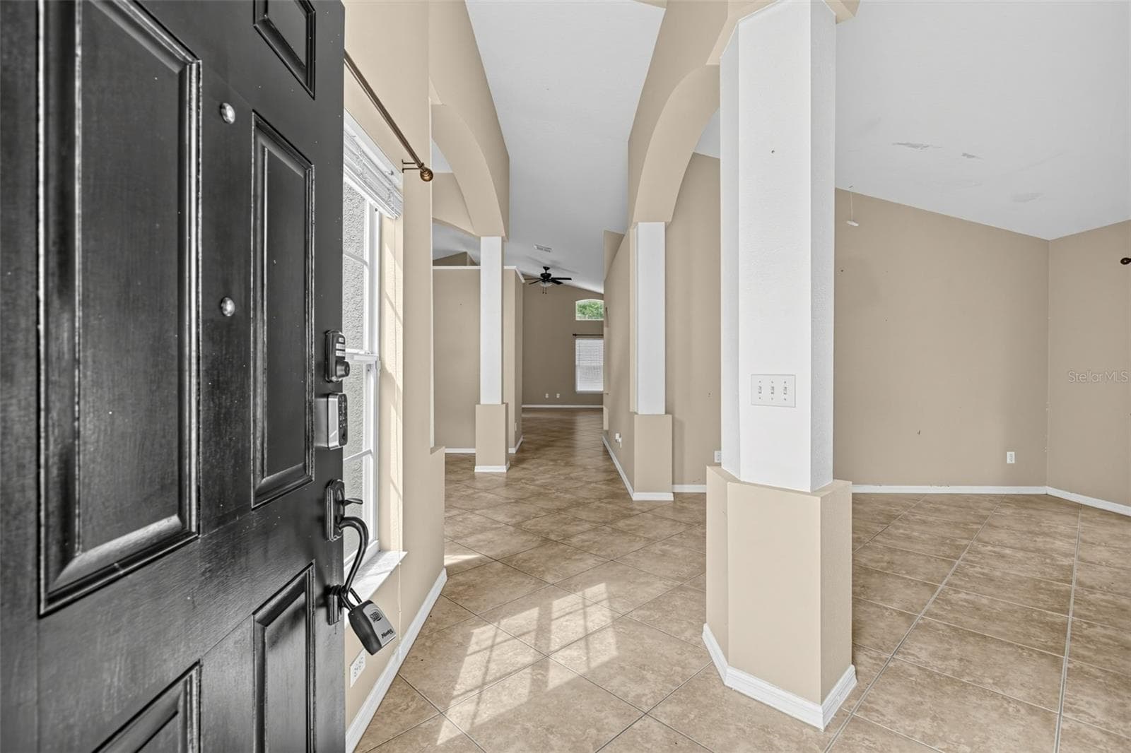 Single Family Residence at 2361 CIMMARON ASH WAY, APOPKA, photo 4 of 50