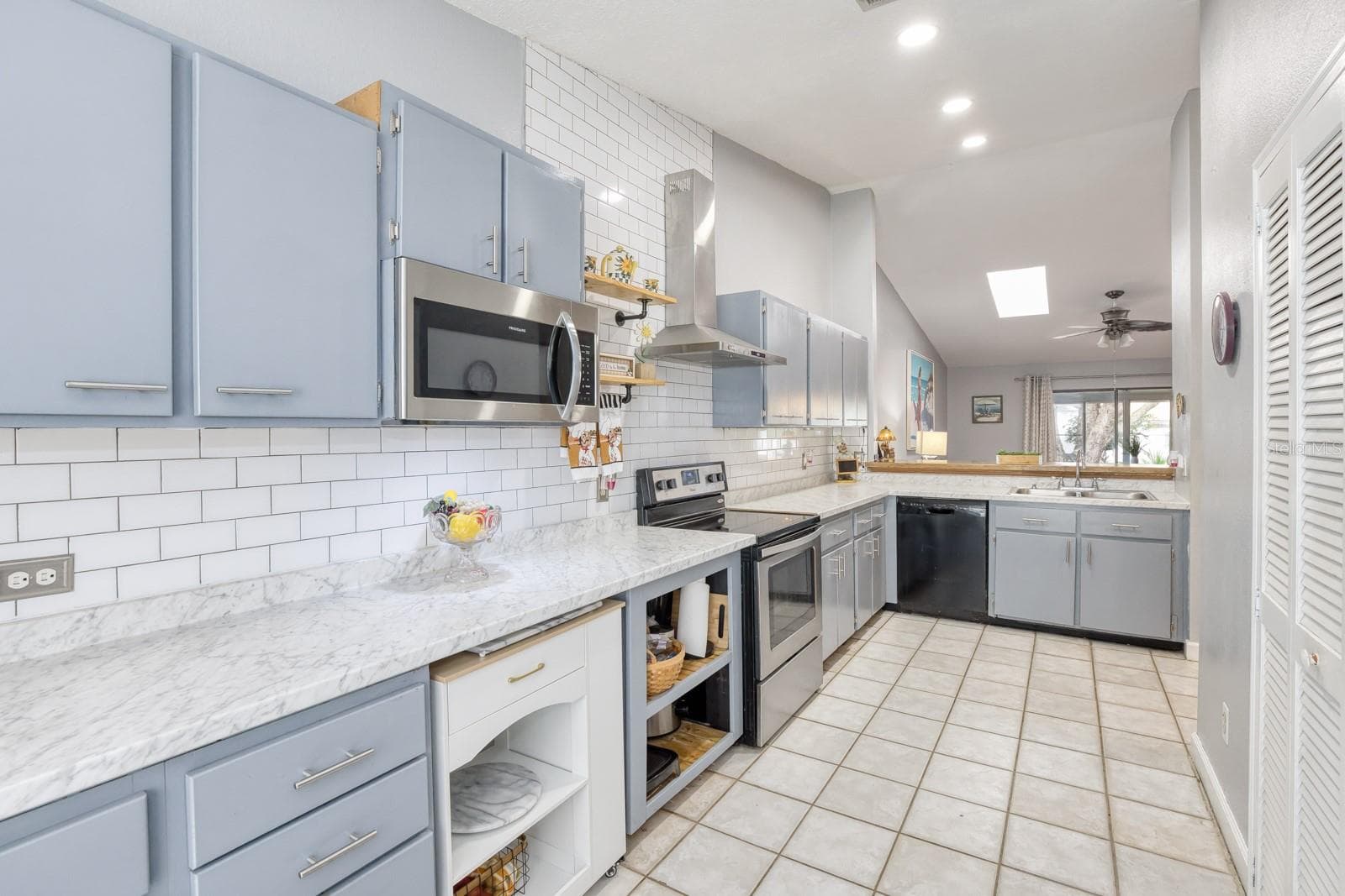 kitchen - 1131 COVINGTON ST, OVIEDO
