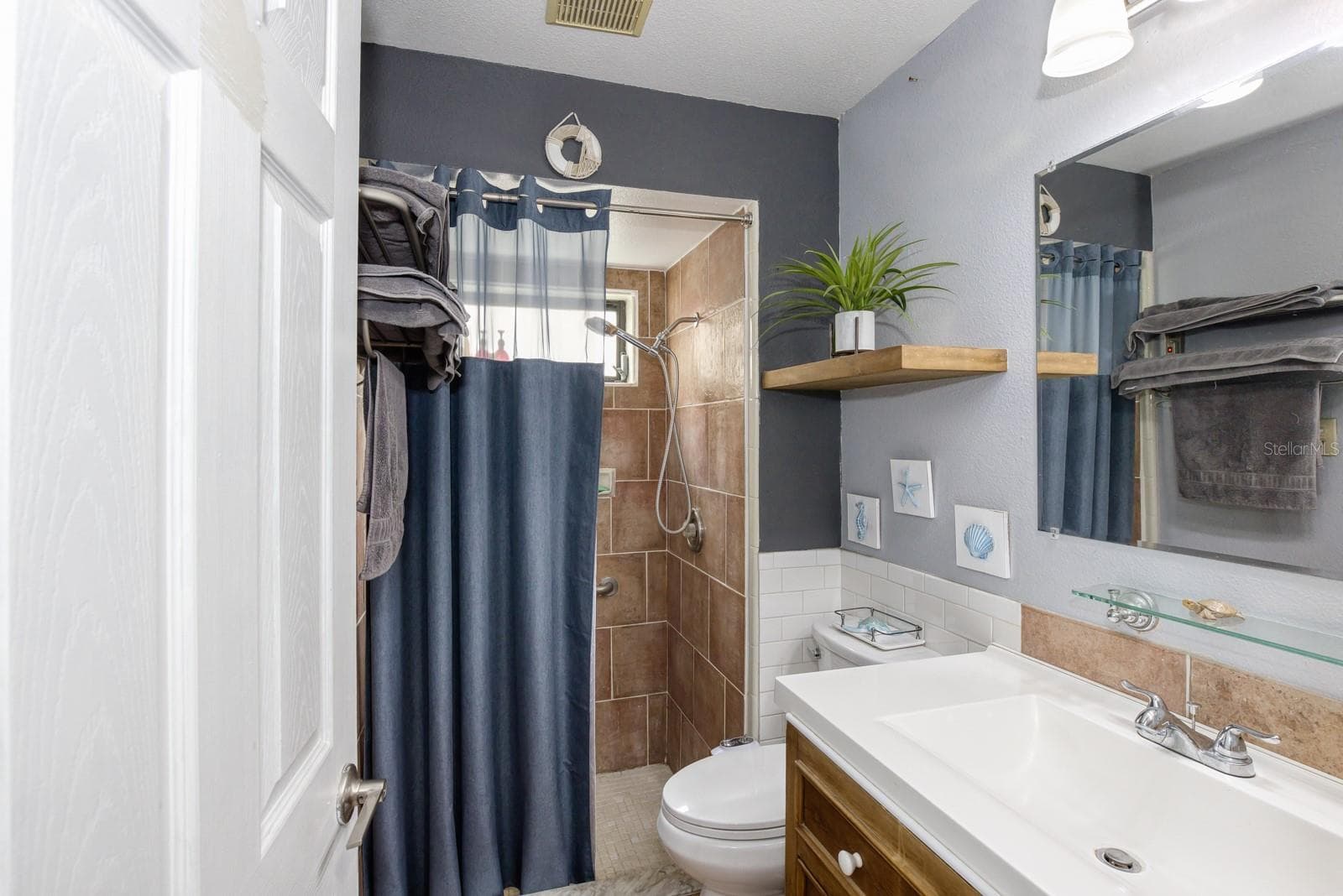 master bathroom - 1131 COVINGTON ST, OVIEDO