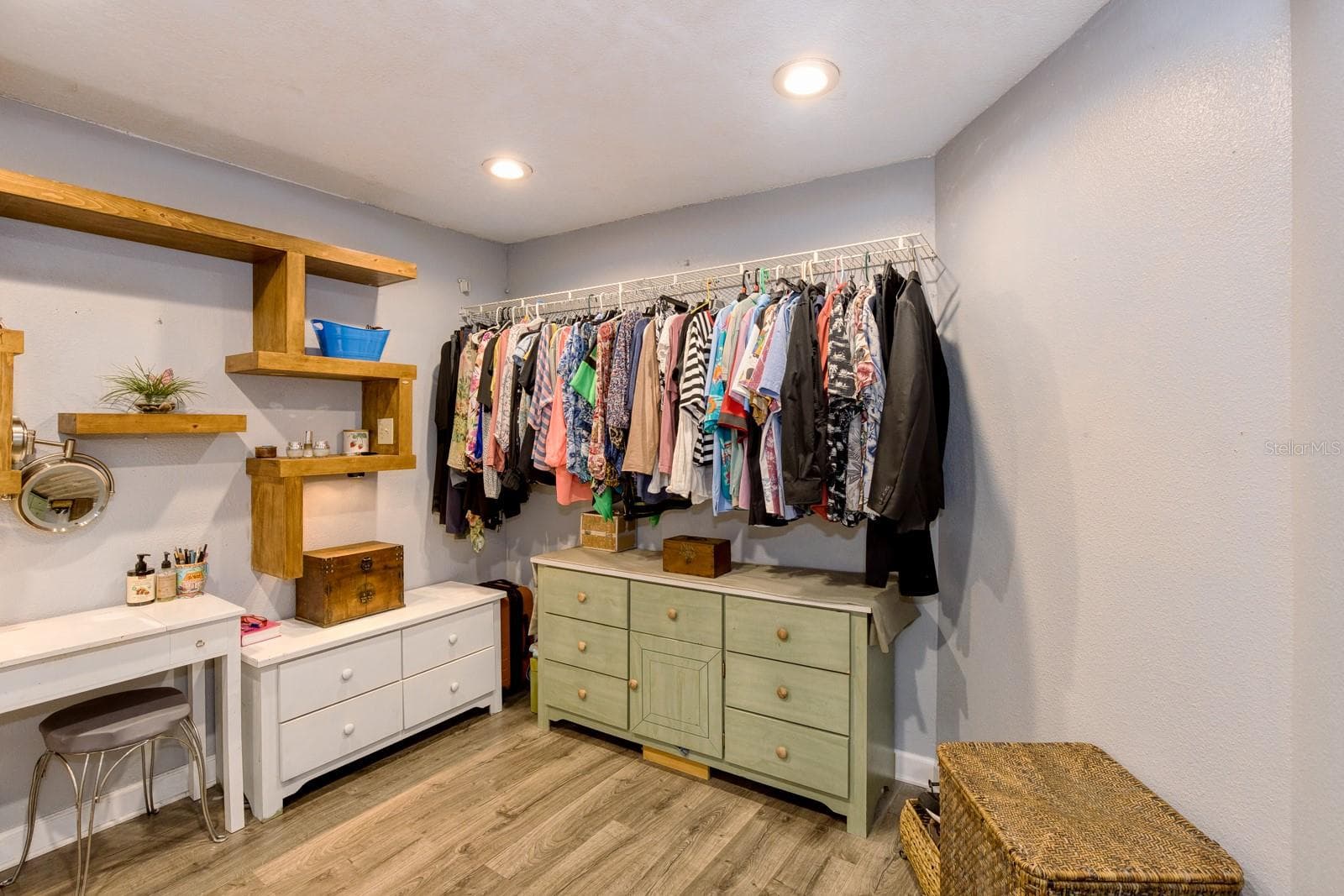 master closet - 1131 COVINGTON ST, OVIEDO