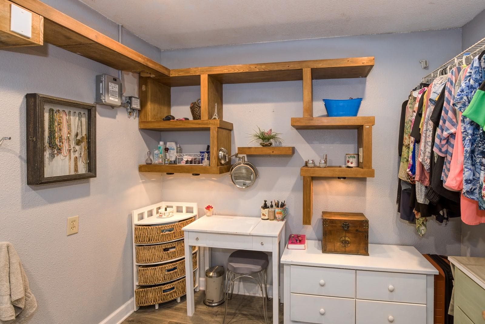 master closet - 1131 COVINGTON ST, OVIEDO