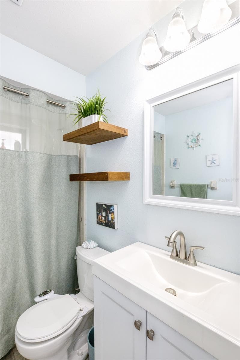 guest bathroom - 1131 COVINGTON ST, OVIEDO
