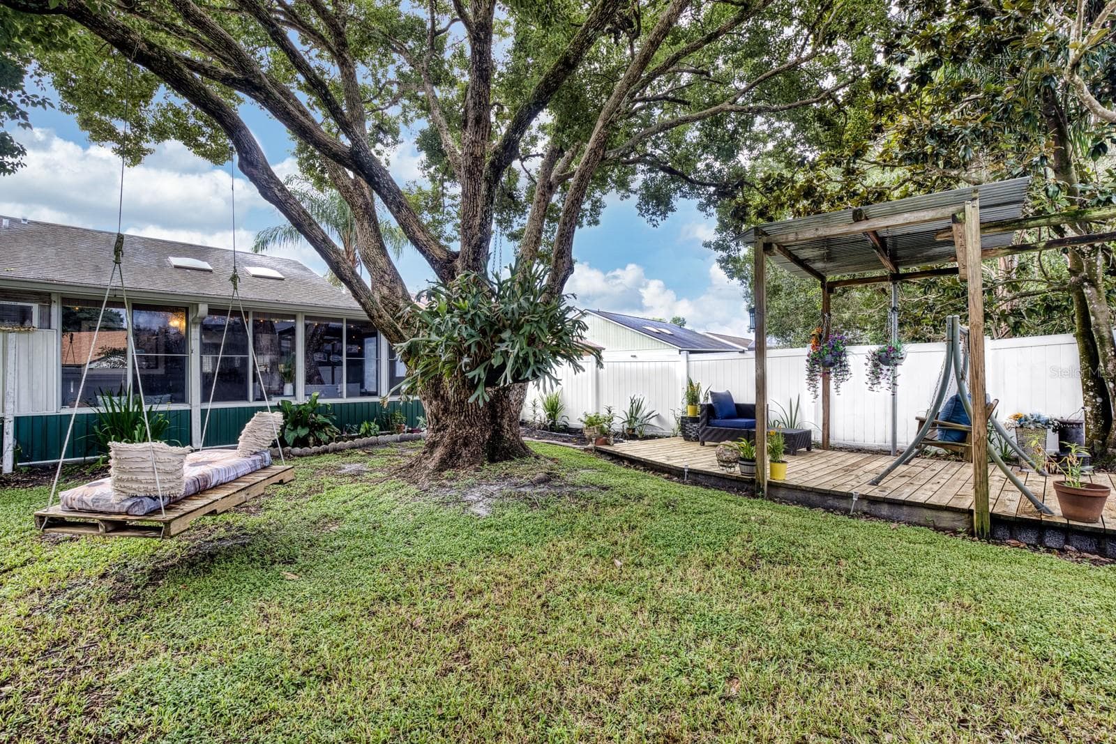 backyard view from back gate that leads to pond - 1131 COVINGTON ST, OVIEDO