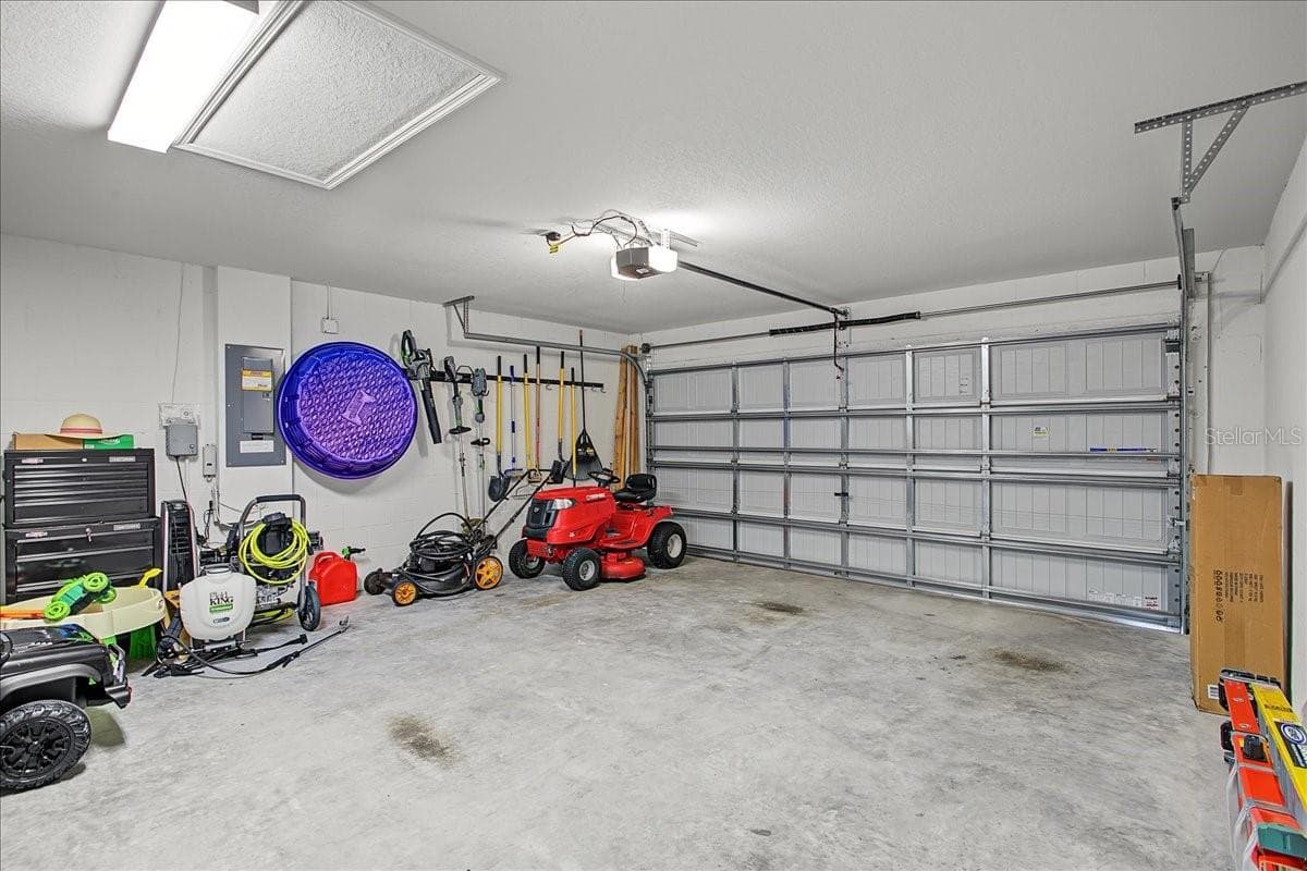 2 car garage - 2760 HUDSON ST, LAKELAND