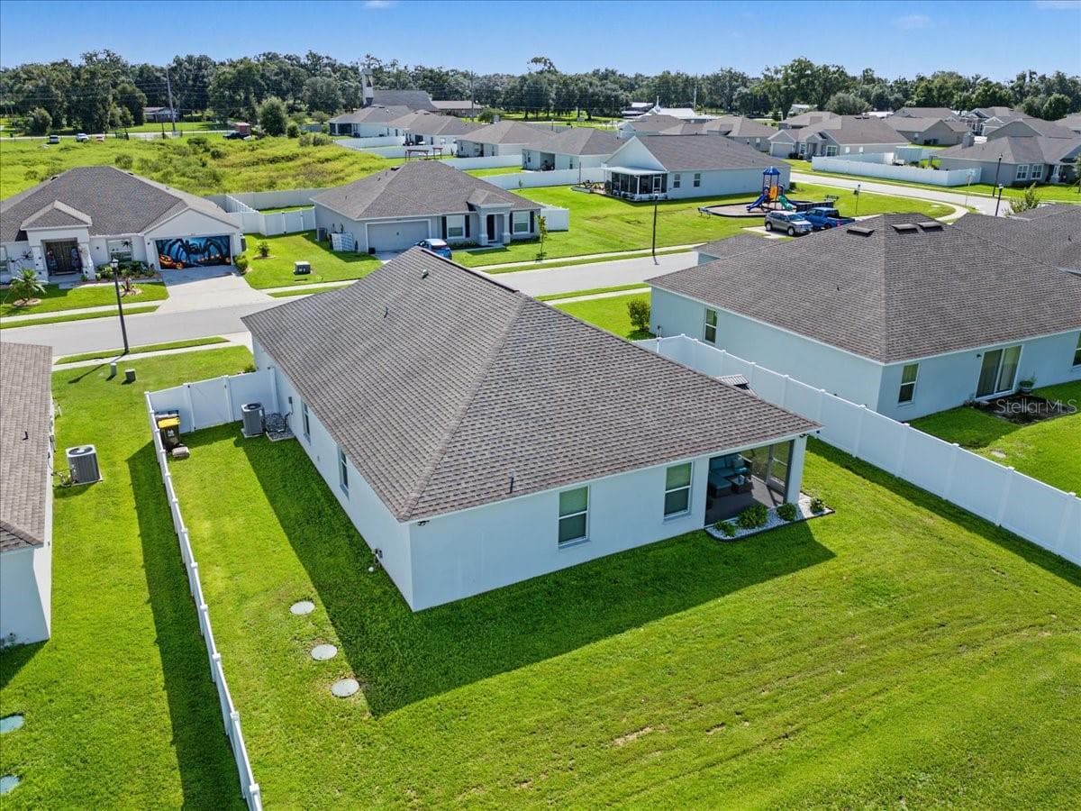 Single Family Residence at 2760 HUDSON ST, LAKELAND, photo 36 of 51