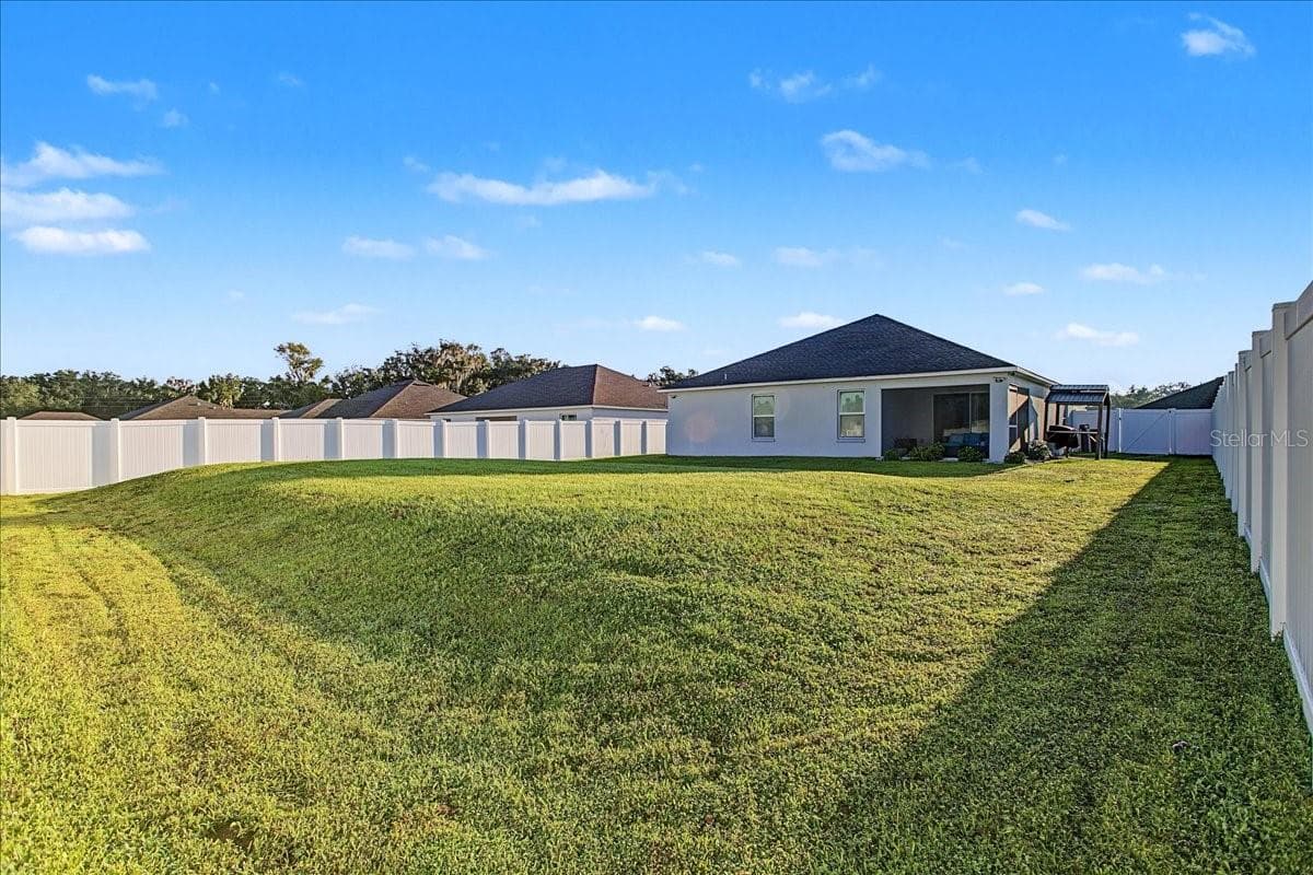 HUGE Private Backyard! - 2760 HUDSON ST, LAKELAND