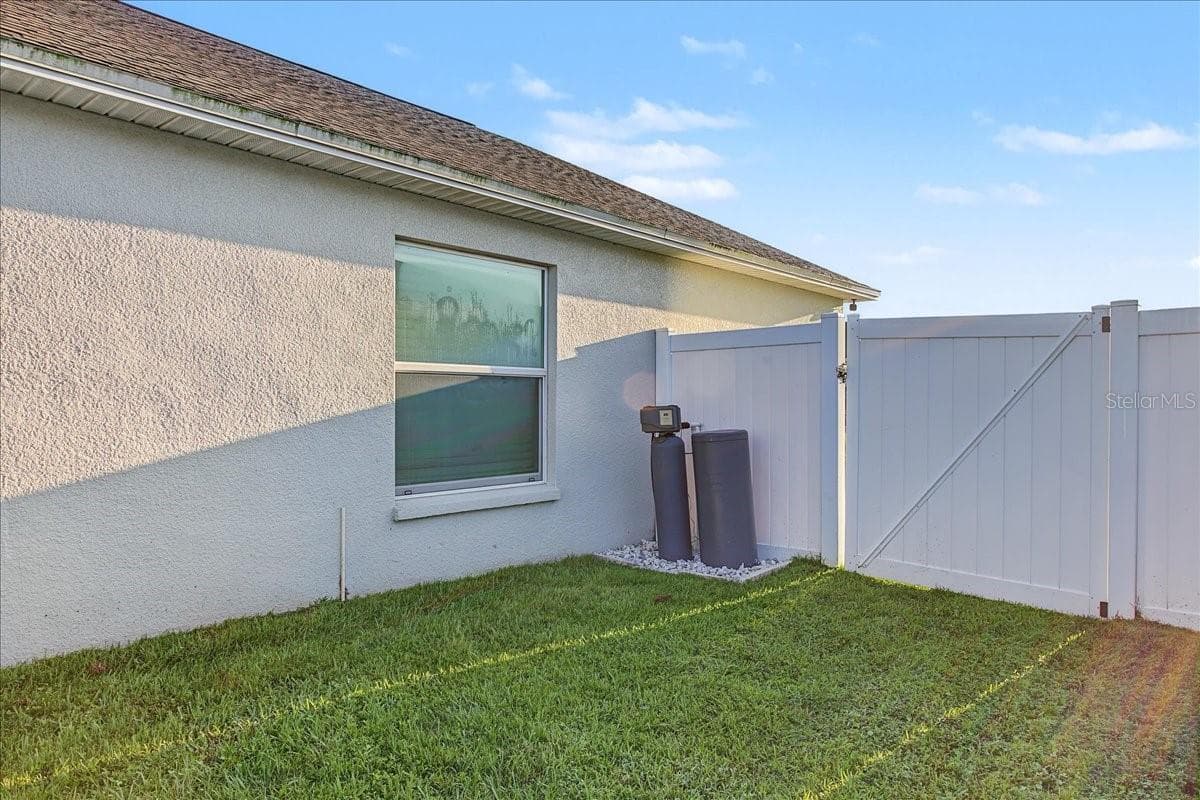 Water softener - 2760 HUDSON ST, LAKELAND