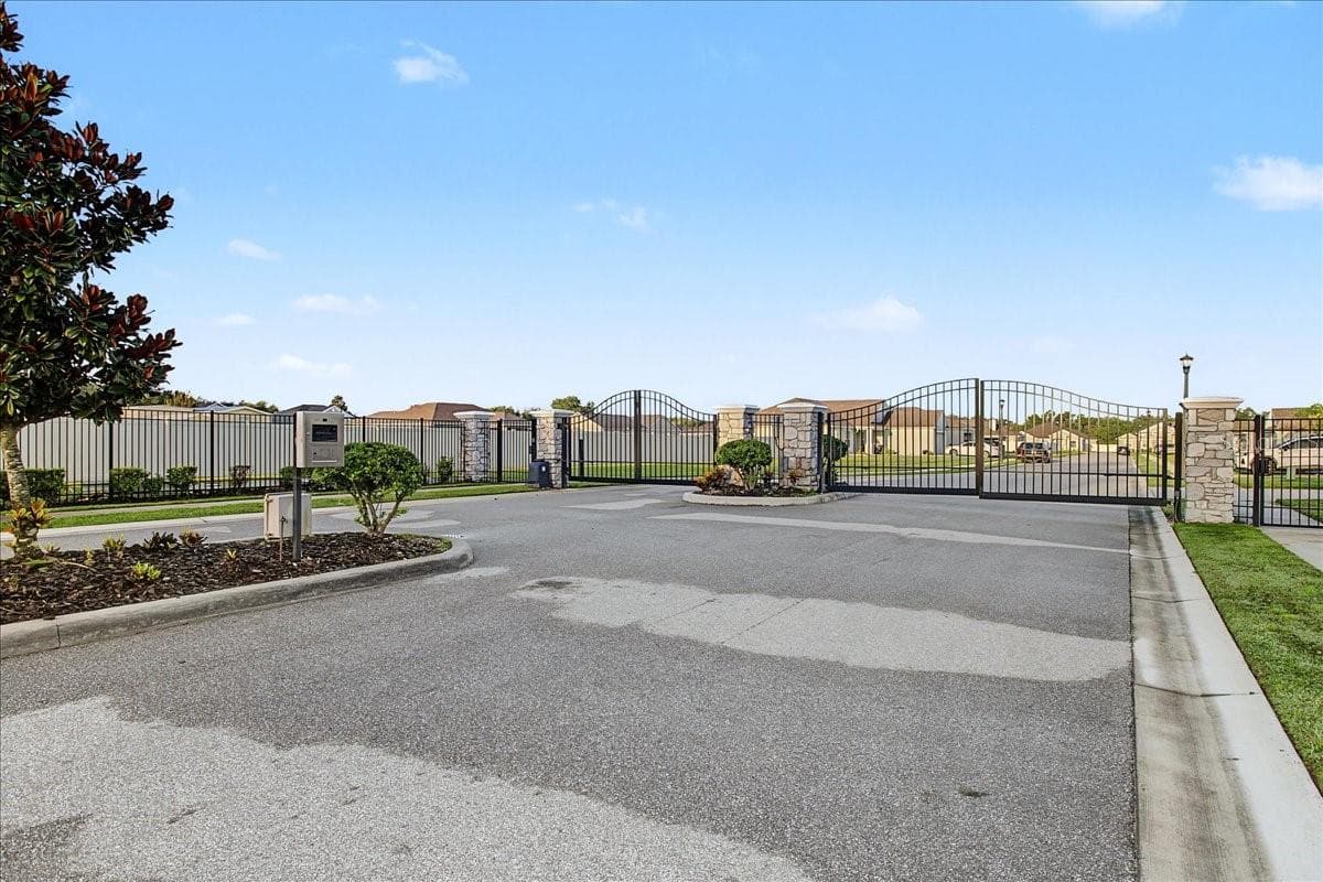 Gated Entrance - 2760 HUDSON ST, LAKELAND