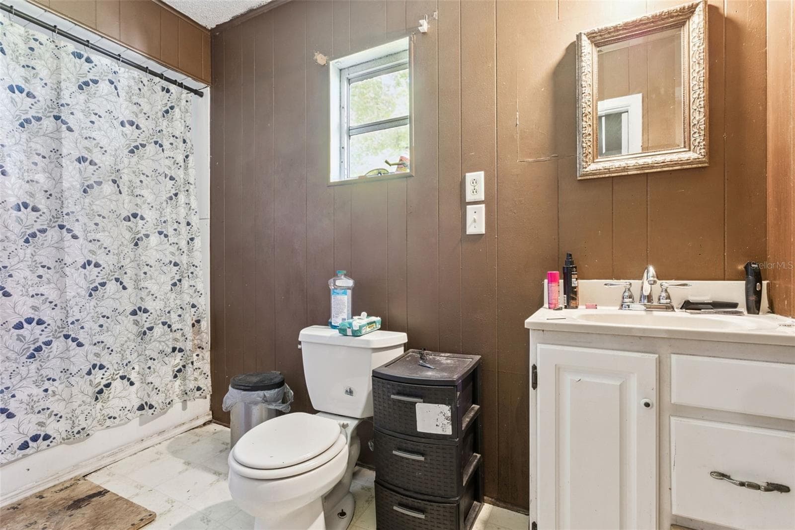 Single Family Residence at 54901 CEDAR CREST RD, ASTOR, photo 6 of 32