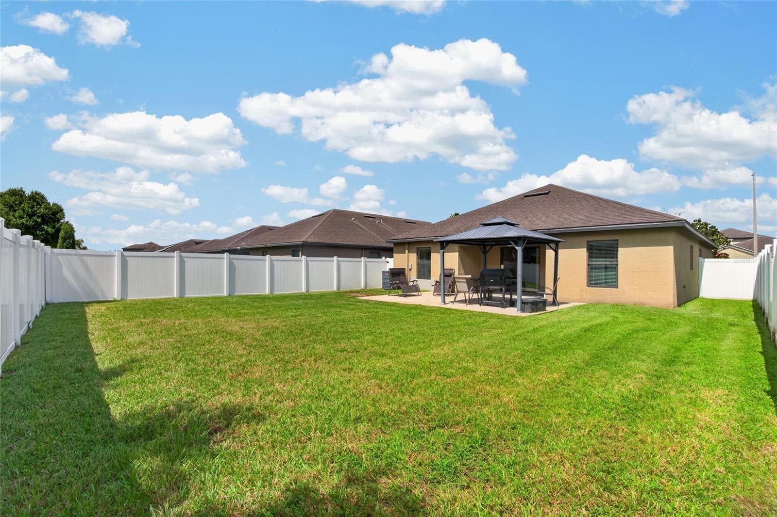 Single Family Residence at 14441 ALISTAR MANOR DR, WIMAUMA, photo 39 of 45