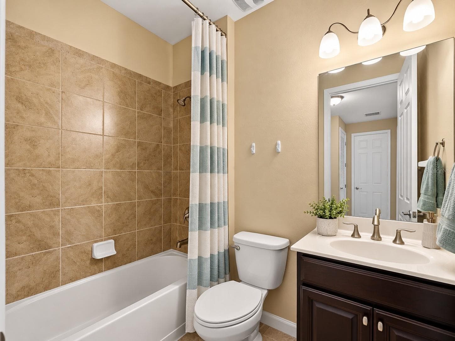 Single Family Residence at 8938 PEREGRINE WAY, NORTH PORT, photo 24 of 57
