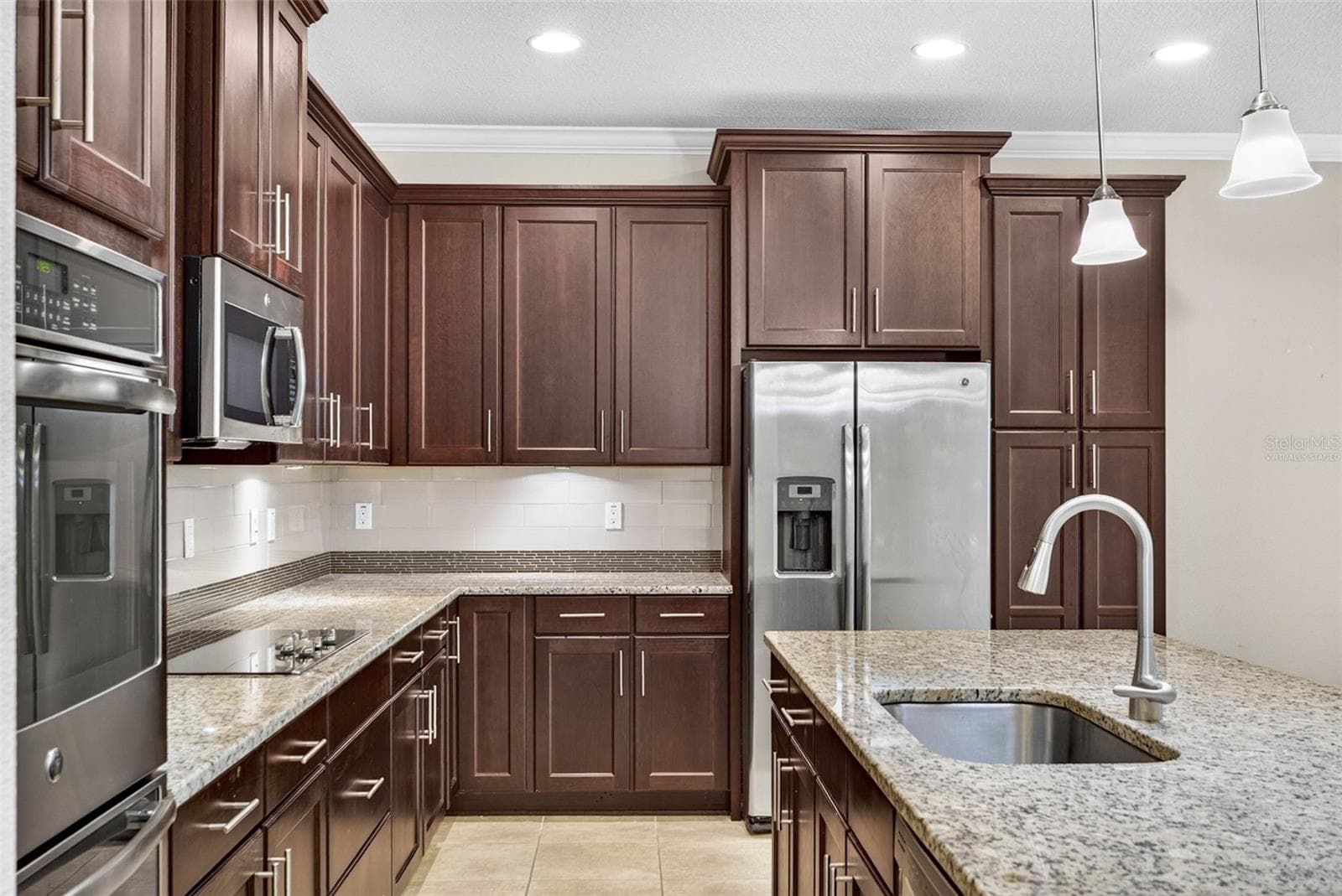 Townhouse at 14619 ROCKY BROOK DR, TAMPA, photo 4 of 35