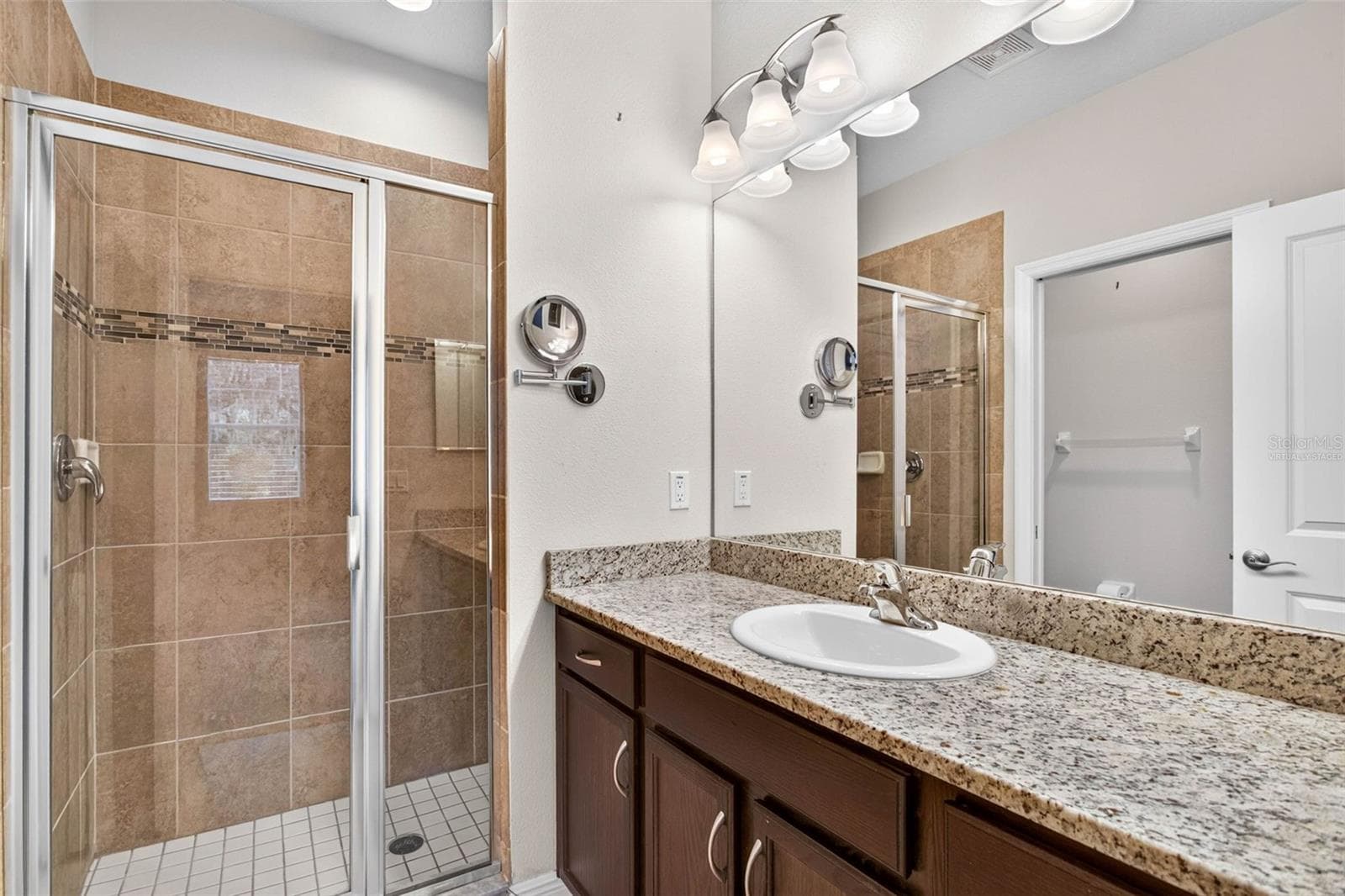 upstairs suite bathroom - 14619 ROCKY BROOK DR, TAMPA