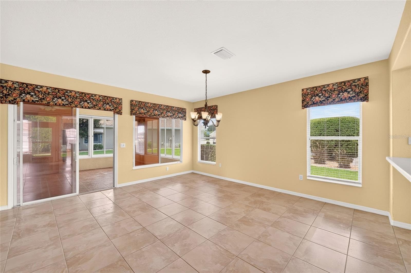 Single Family Residence at 12456 SE 92ND TER, SUMMERFIELD, photo 10 of 75