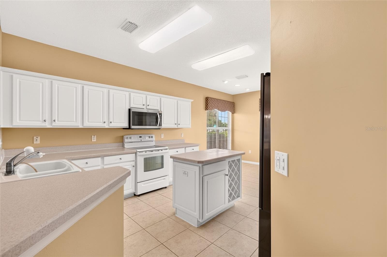Single Family Residence at 12456 SE 92ND TER, SUMMERFIELD, photo 13 of 75