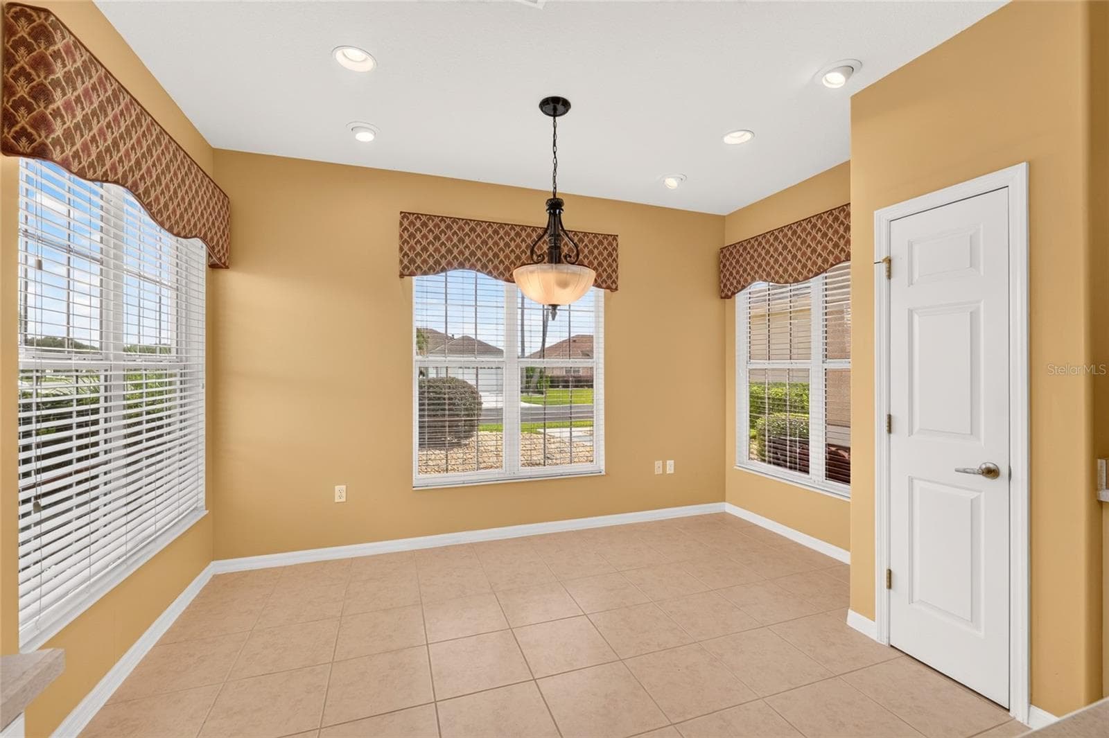 Single Family Residence at 12456 SE 92ND TER, SUMMERFIELD, photo 15 of 75