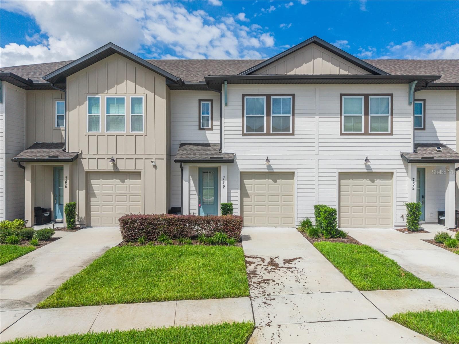742 LONGBOAT DR