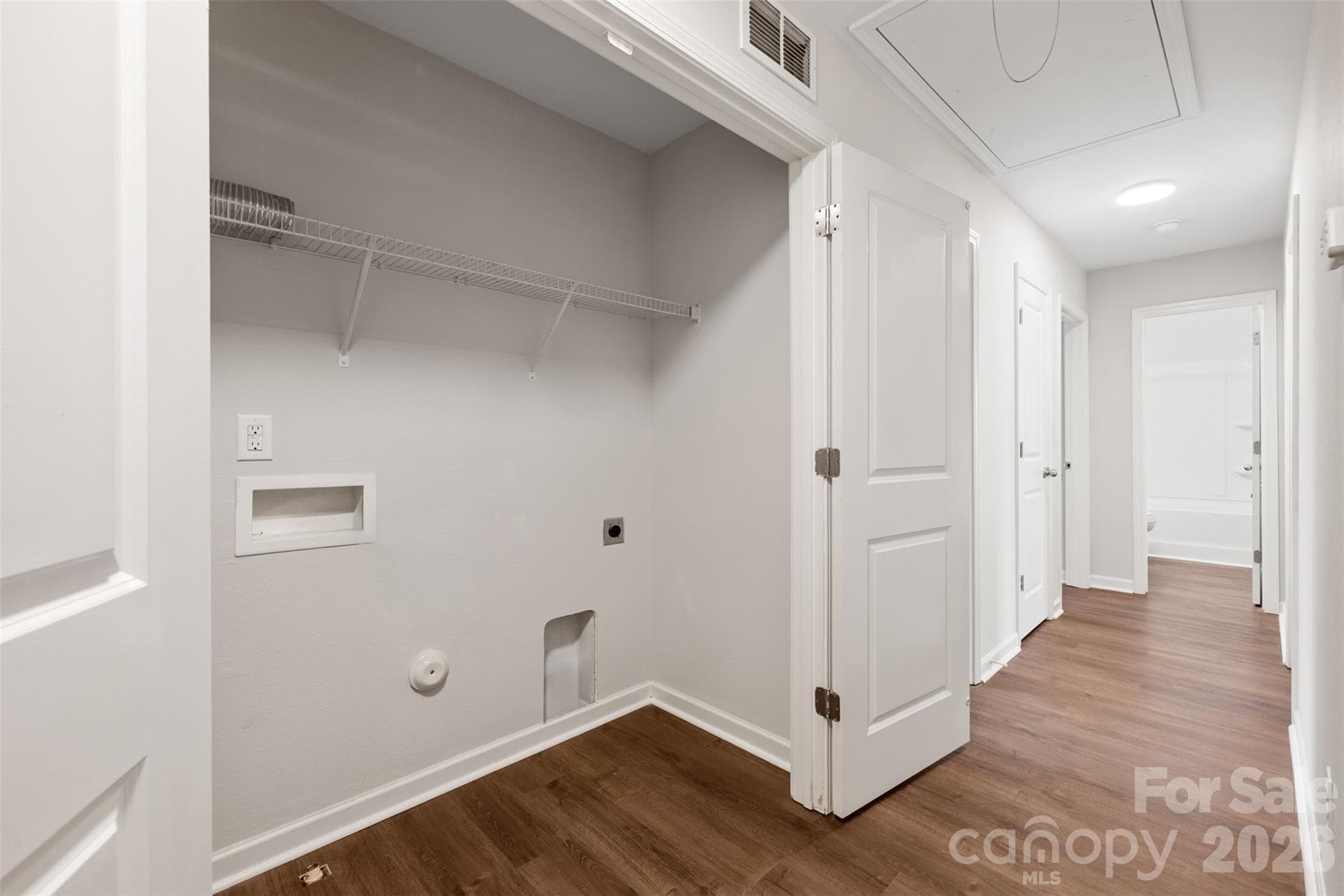 Upstairs laundry - 2824 Easton Knoll Drive, Dallas