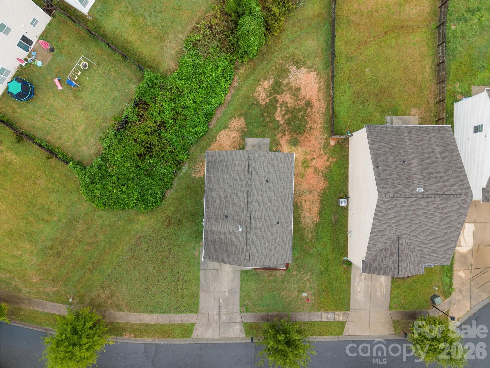 Single Family Residence at 2824 Easton Knoll Drive, Dallas, photo 29 of 32