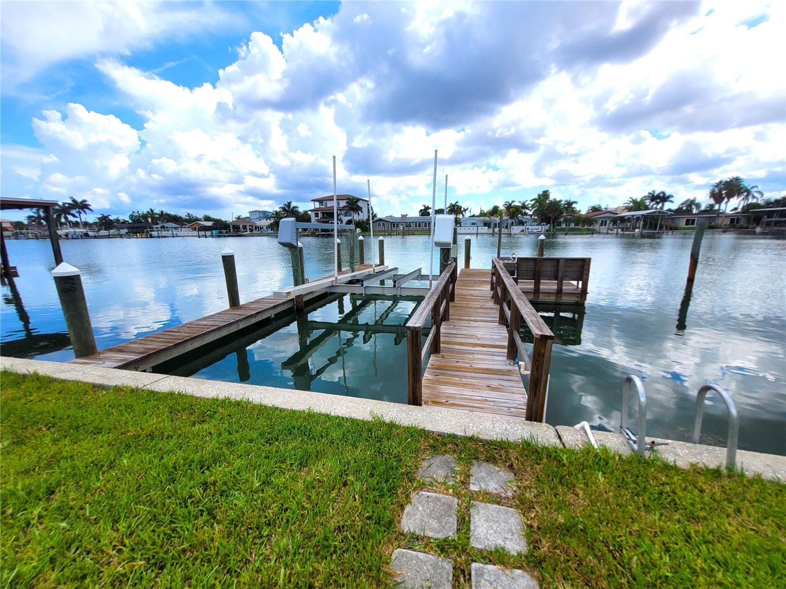 Single Family Residence at 137 MIDWAY IS, CLEARWATER, photo 19 of 27