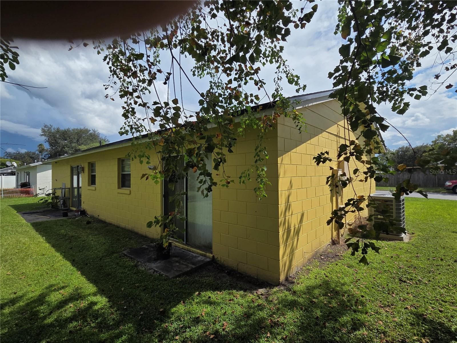 Single Family Residence at 221 CITRUS DR, KISSIMMEE, photo 5 of 17