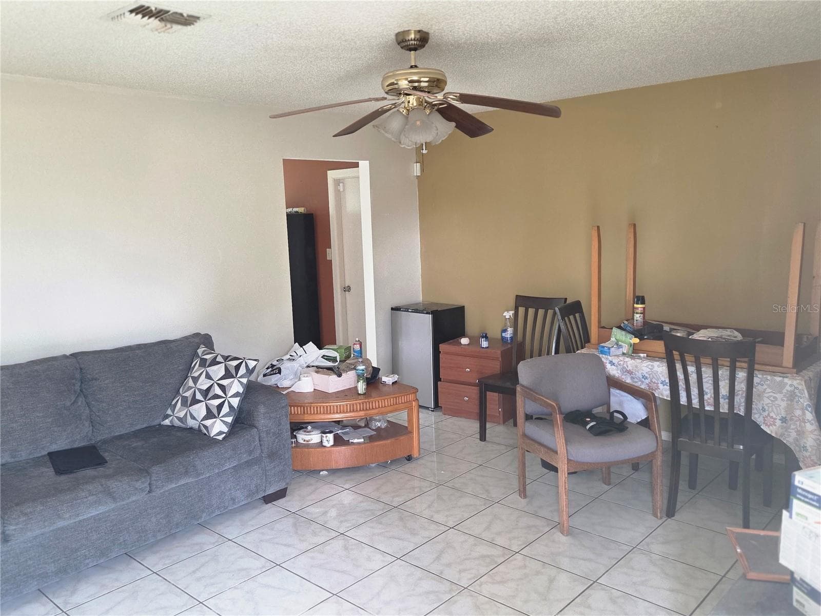 Single Family Residence at 221 CITRUS DR, KISSIMMEE, photo 7 of 17