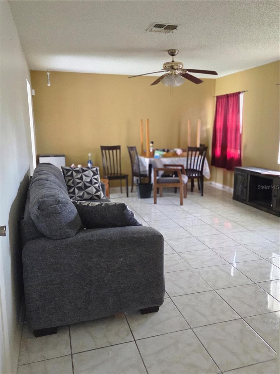 Single Family Residence at 221 CITRUS DR, KISSIMMEE, photo 8 of 17