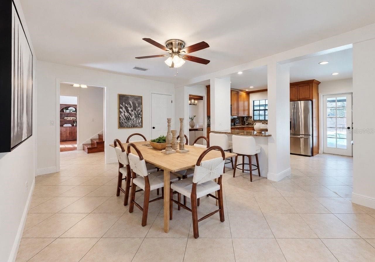 Single Family Residence at 2818 SPRINGDELL CIR, VALRICO, photo 5 of 71