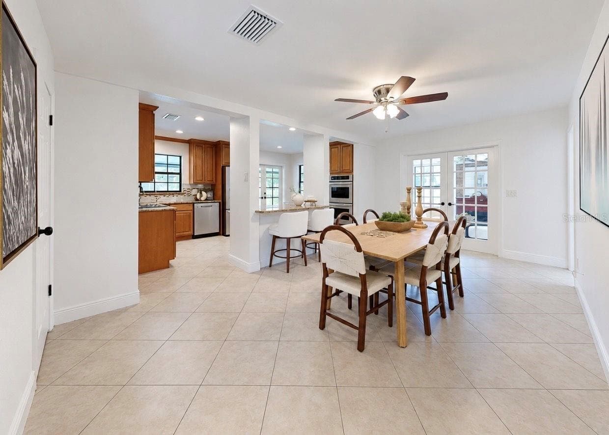 Single Family Residence at 2818 SPRINGDELL CIR, VALRICO, photo 7 of 71