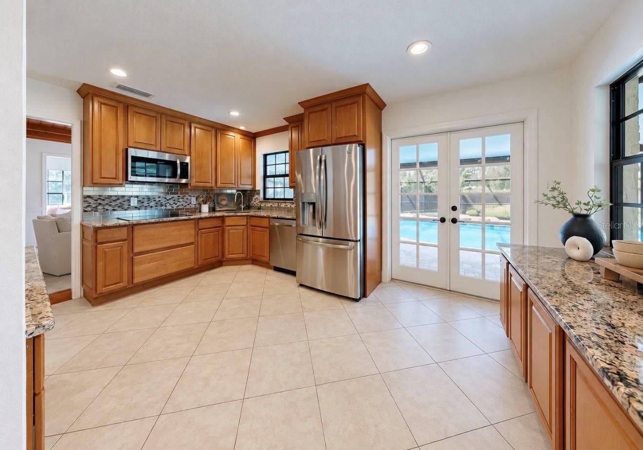 Single Family Residence at 2818 SPRINGDELL CIR, VALRICO, photo 9 of 71