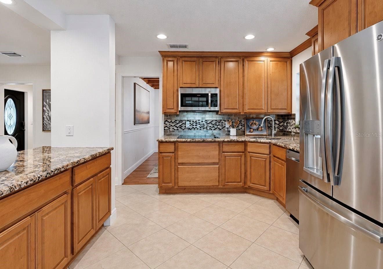 Single Family Residence at 2818 SPRINGDELL CIR, VALRICO, photo 12 of 71