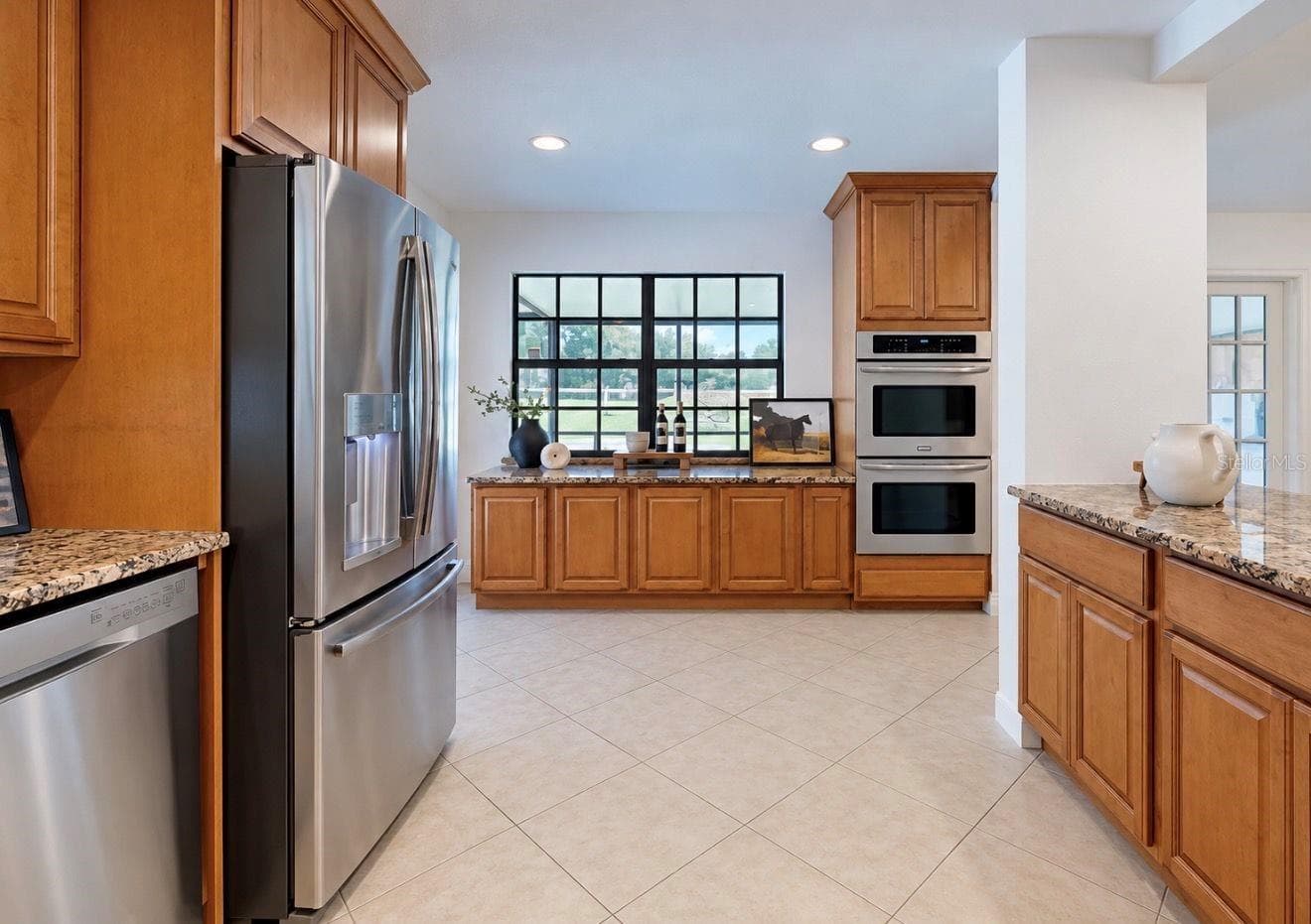Single Family Residence at 2818 SPRINGDELL CIR, VALRICO, photo 13 of 71