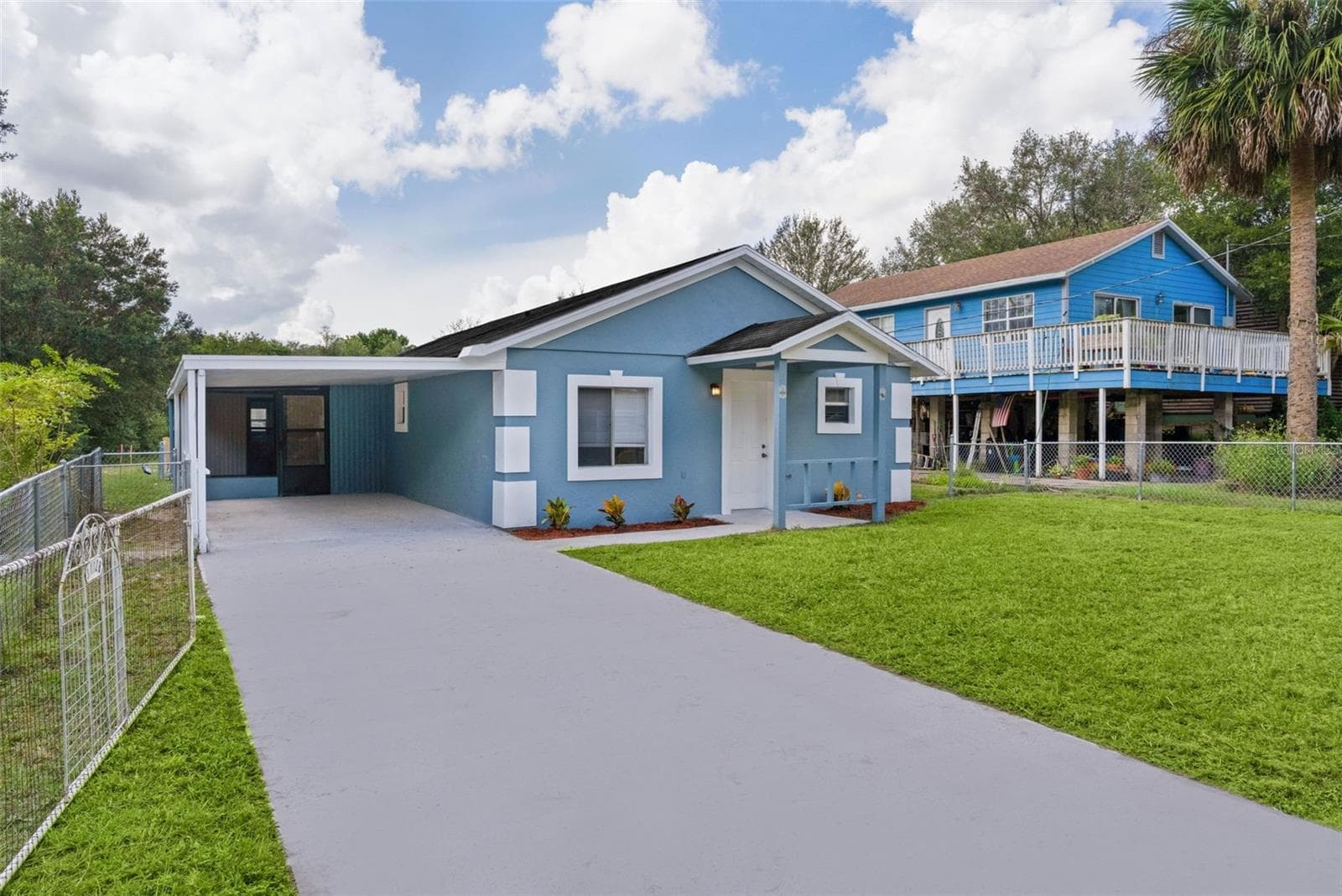 Single Family Residence at 31128 LOCHMORE CIR, MOUNT PLYMOUTH, photo 2 of 45